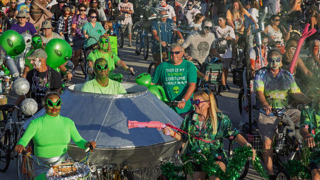 zombie-bike-ride.jpg 