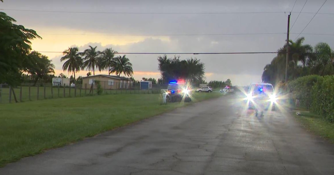 2 family members dead in altercation in SW Miami-Dade; man arrested 2 family members dead in altercation in SW Miami-Dade; man arrested