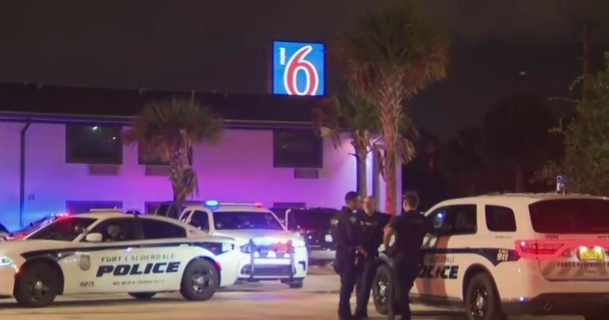 Man shot, killed in Fort Lauderdale motel parking lot