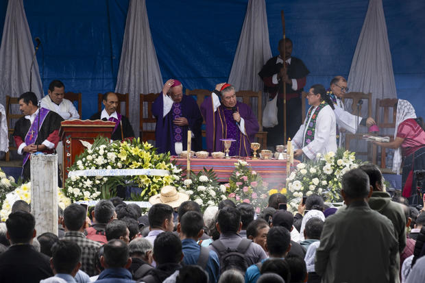 Catholic Bishop Rodrigo Aguilar Martínez, center left, and Cardinal Felipe Arizmendi take part in a Mass in memory of slain Catholic priest and activist Marcelo Pérez at the main plaza in San Andrés Larráinzar, Chiapas state, Mexico, Oct. 21, 2024. 