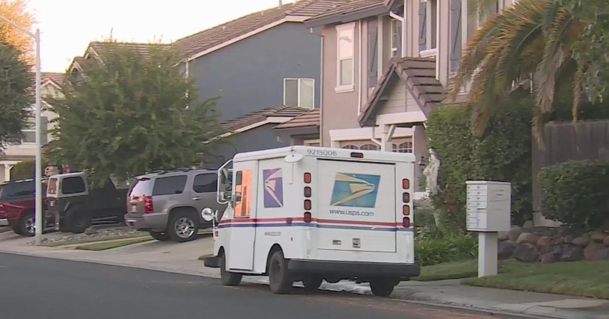 Armed Robbery of Postal Worker in Roseville