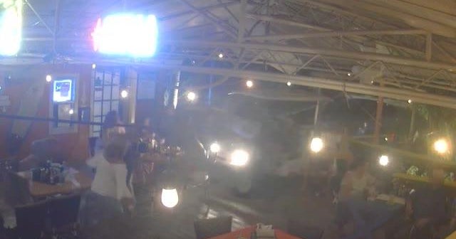 Woman drives golf cart into Jensen Beach restaurant dining area, several people injured Woman drives golf cart into Jensen Beach restaurant dining area, several people injured
