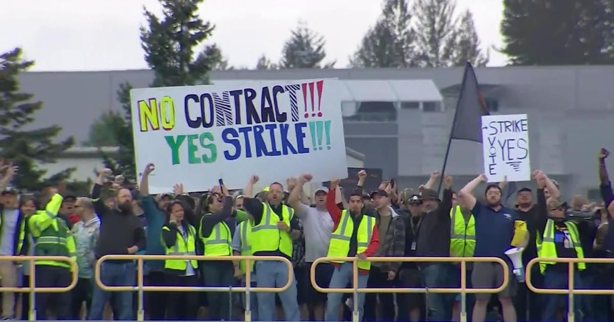 Boeing workers vote to reject company offer, continuing the strike - CBS News