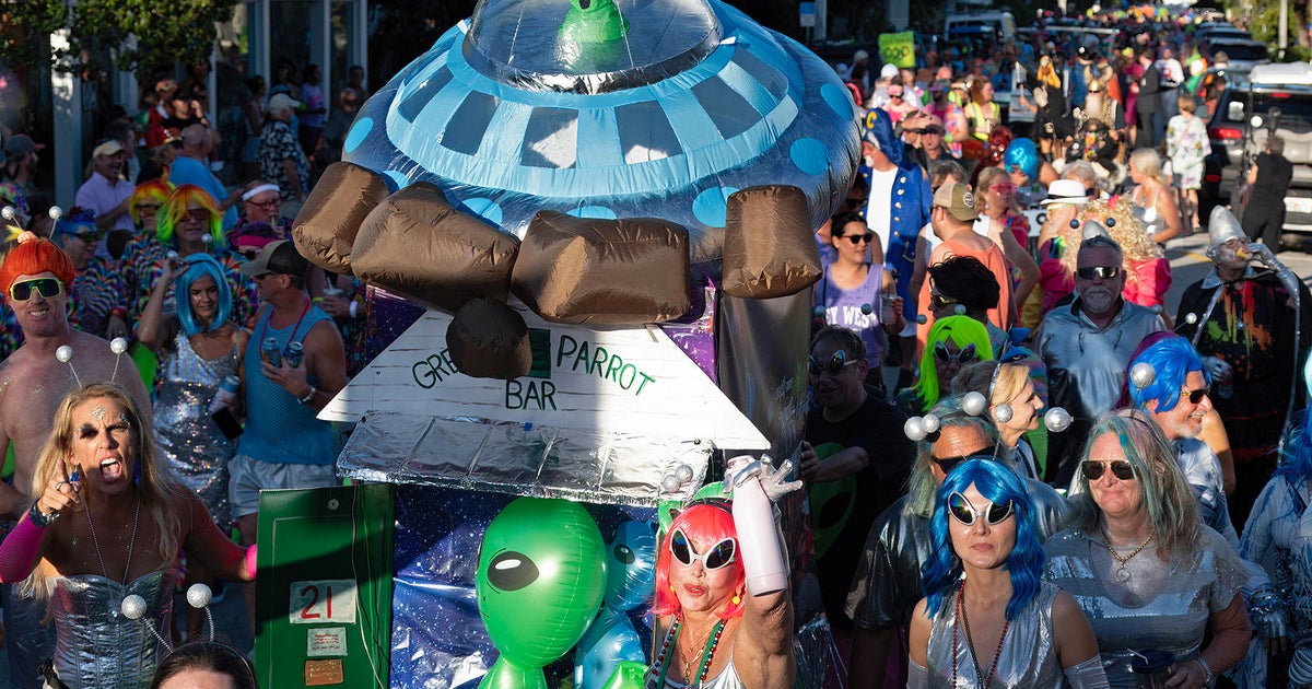 Thousands of Fantasy Fest Masquerade Marchers roam Key West’s Old Town Thousands of Fantasy Fest Masquerade Marchers roam Key West’s Old Town