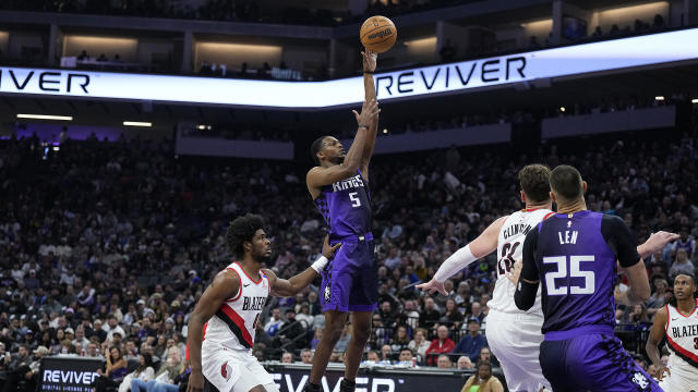 Portland Trail Blazers v Sacramento Kings 