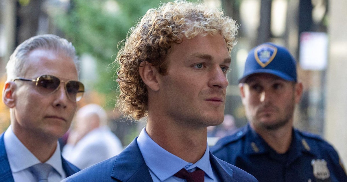 Opening statements begin in manslaughter trial of Daniel Penny for 2023 subway chokehold death