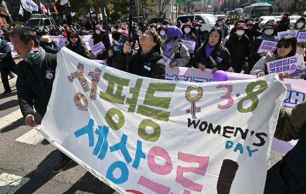 SKOREA-8MARCH-WOMEN 