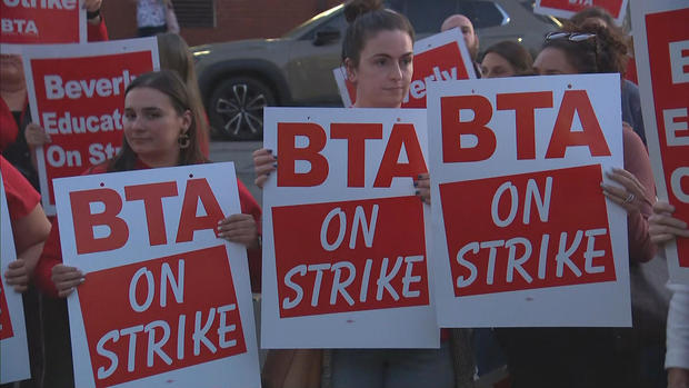 Beverly teachers strike 