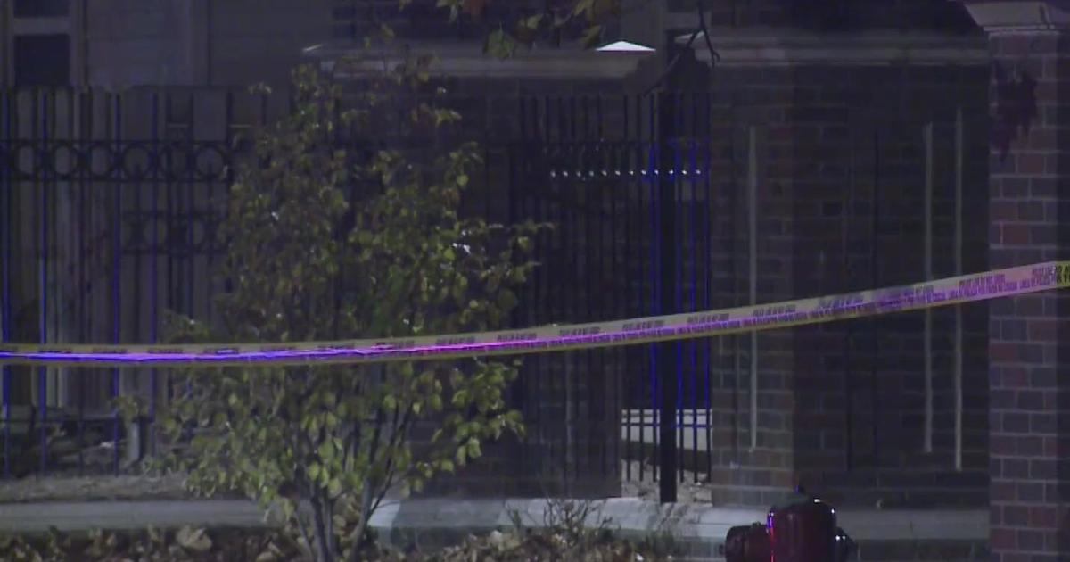 Police: 16-year-old shoots 14-year-old in head and shoots own mother in arm in Detroit