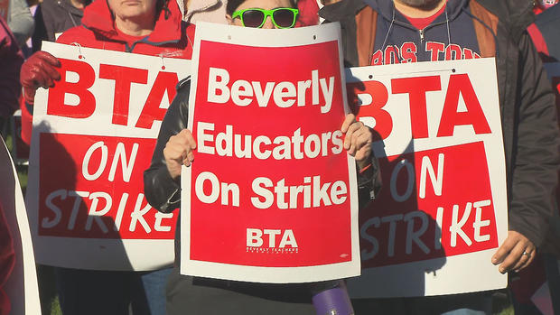 Beverly teachers strike 