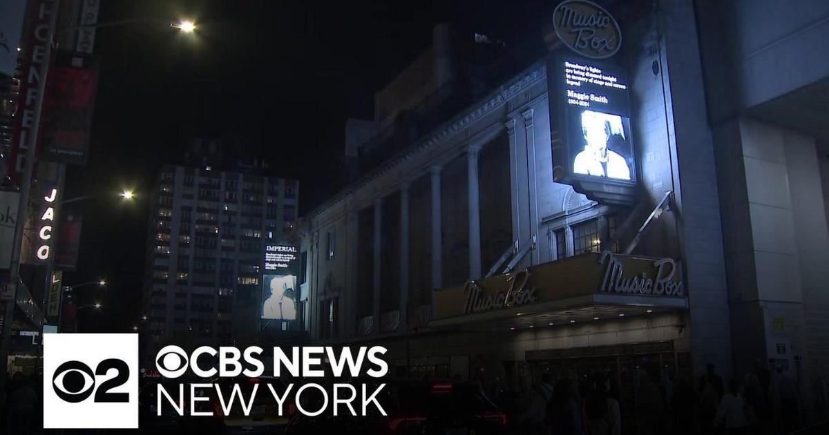 Broadway theaters dim the lights in honor of Dame Maggie Smith