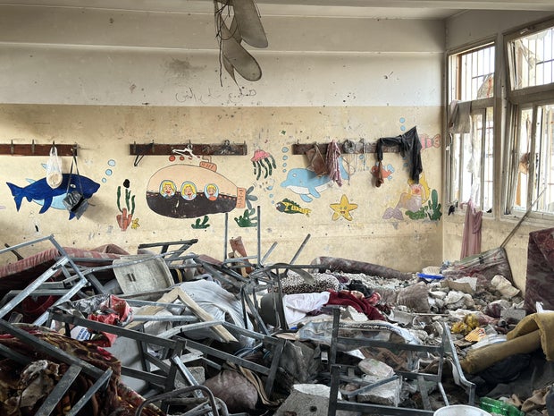 गाजा के दो पत्रकार भाई एक स्कूल पर इजरायली सेना के हमले में मारे गए