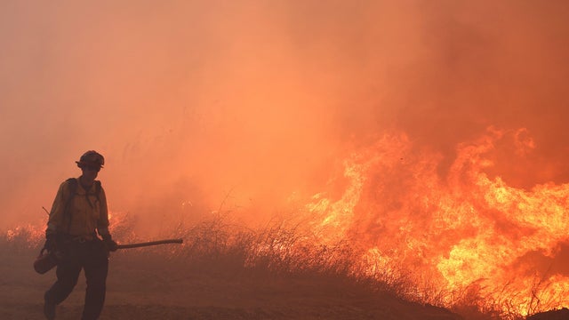 Mountain Fire Forces Evacuations And Threatens Homes In Southern California 