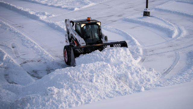 Major Snowstorm Pummels Minneapolis/St Paul Area 