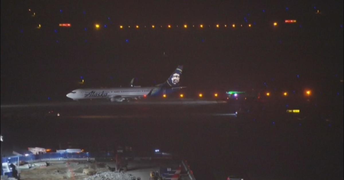 Alaska Airlines flight from Dulles makes emergency landing at LAX