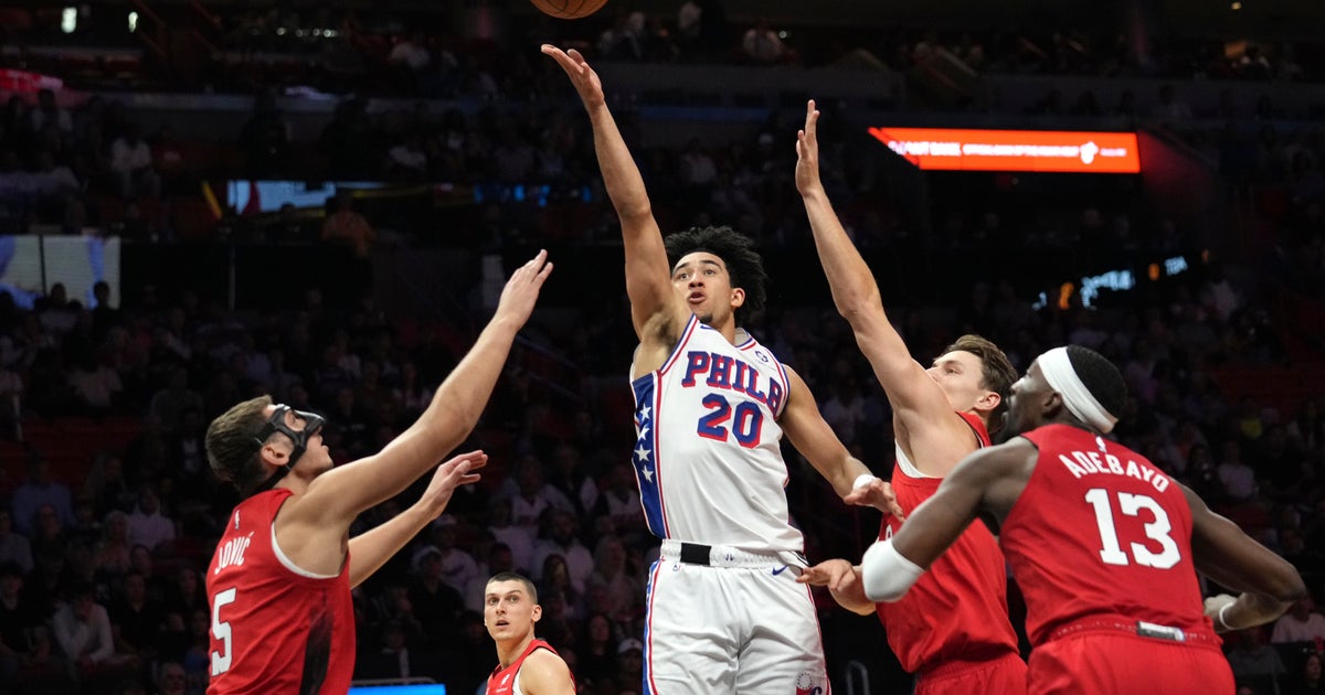 Heat shake off early deficit, roll past reeling 76ers 106-89 Heat shake off early deficit, roll past reeling 76ers 106-89