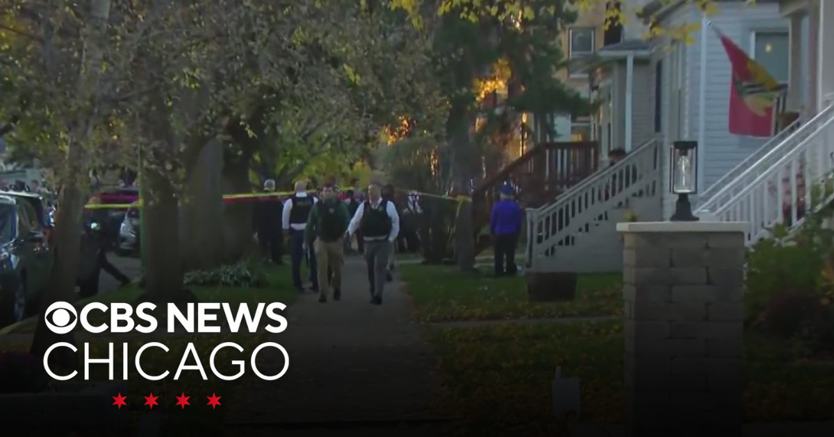 Off-duty Chicago Police officer shot, woman stabbed on Northwest Side ...