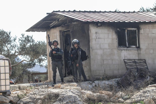 जिस घर के बगल में इजराइली सैनिक तैनात हैं