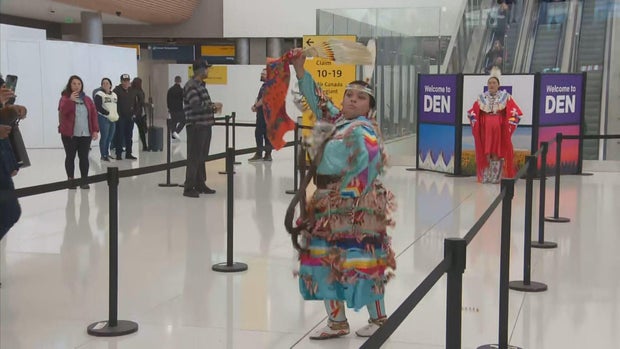 native-american-fashion-show-12vo-transfer-frame-224.jpg 