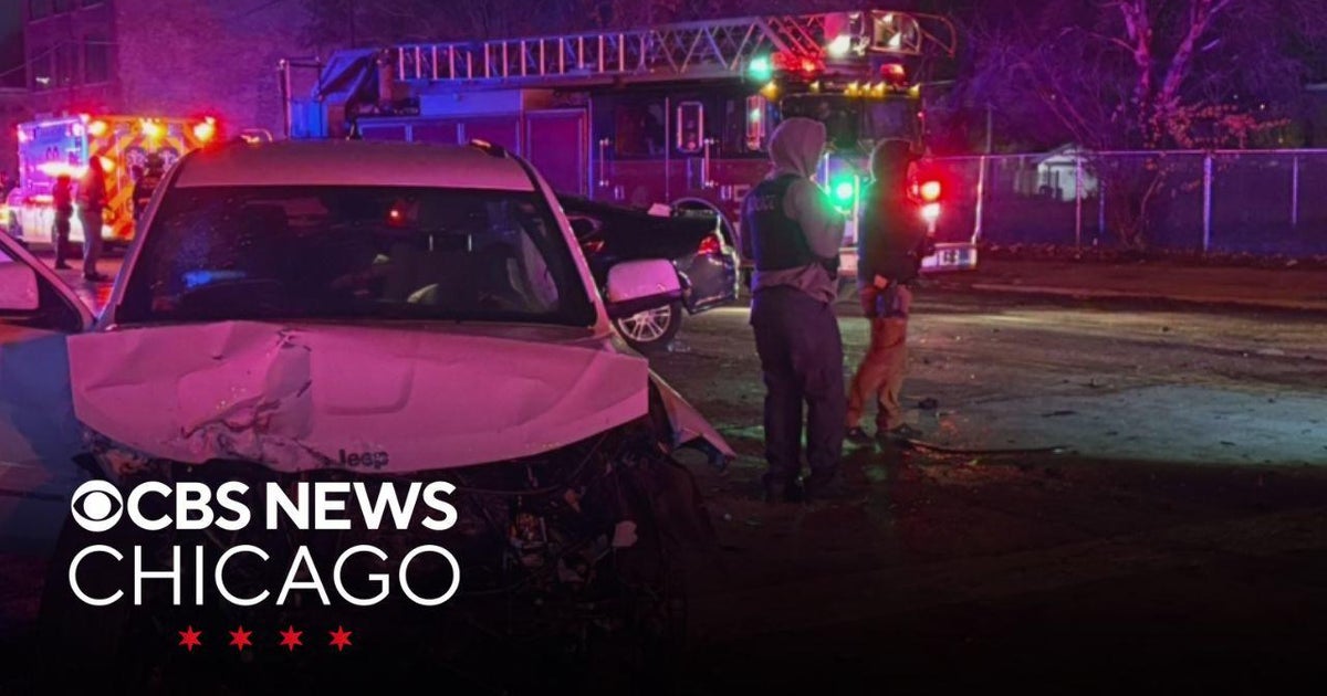 14 hurt in crash involving CTA bus on Chicago's South Side - CBS Chicago