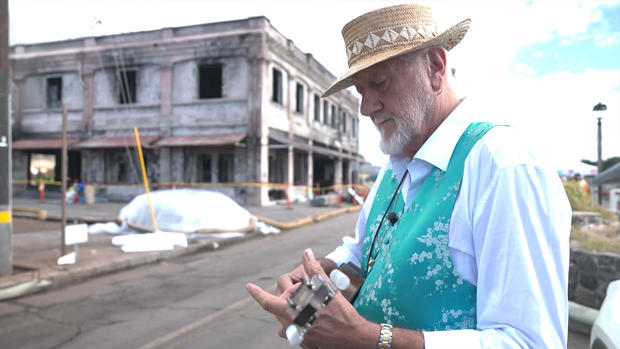 mick-fleetwood-in-lahaina.jpg 