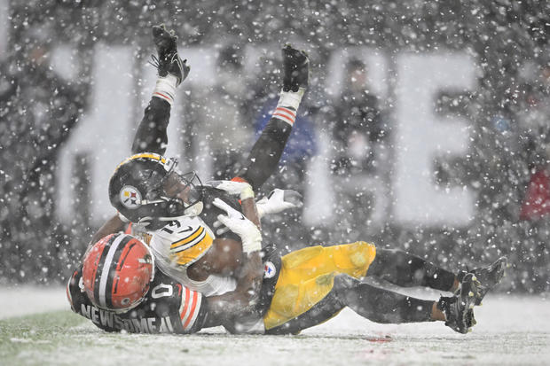 Pittsburgh Steelers v Cleveland Browns 