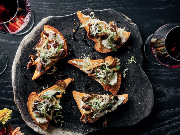 mushroom-toasts-food-and-wine-1280.jpg