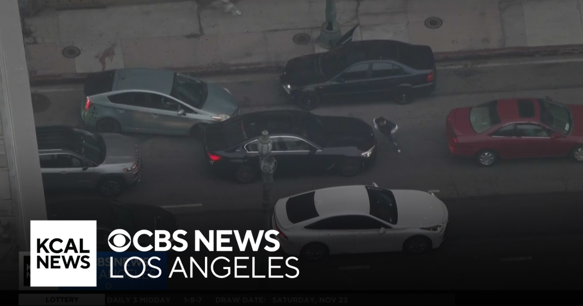 Pursuit suspect arrested after fleeing from car on foot in downtown LA ...