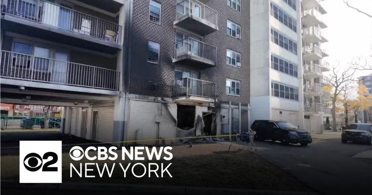 Newark fire leaves dozens of seniors homeless - CBS New York