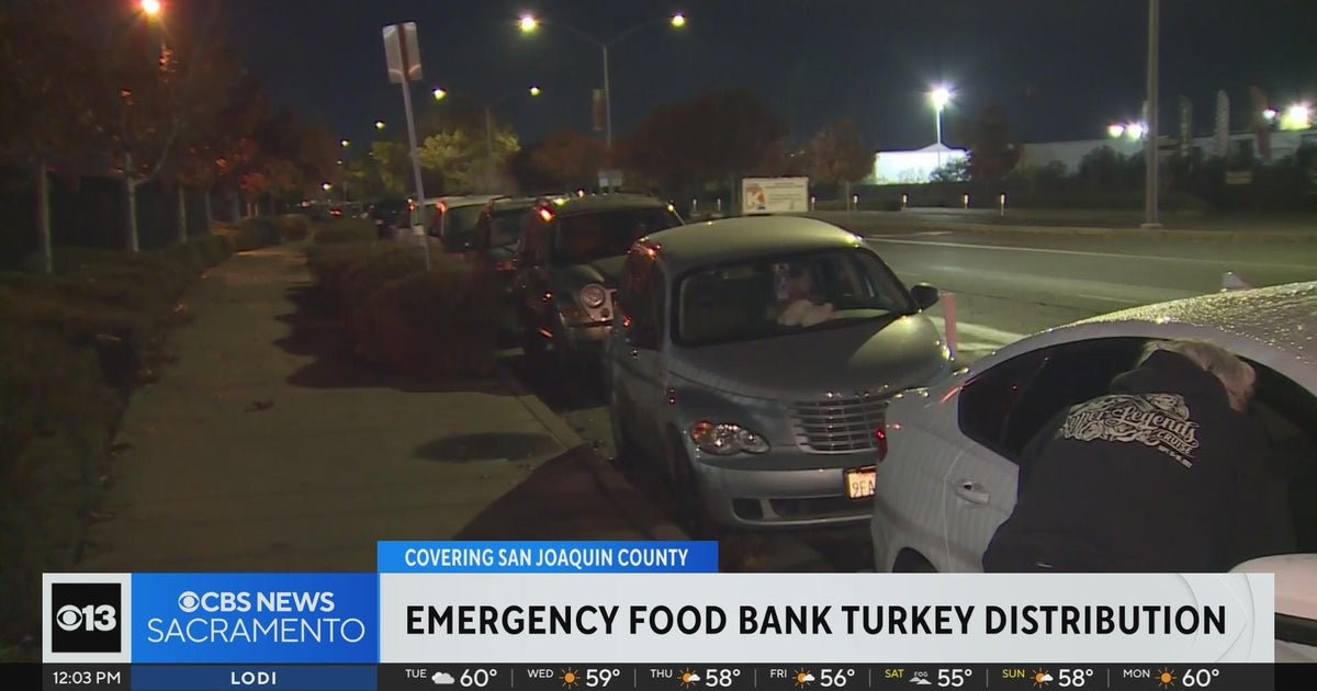 Emergency Food Bank turkey distribution sees large turnout in Stockton