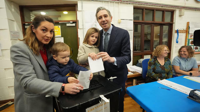 IRELAND-ELECTION-VOTE 