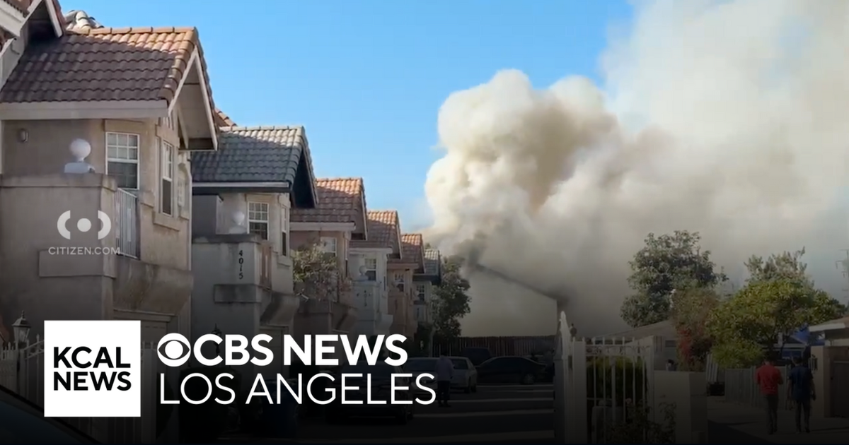 17 people displaced by fire that burns three townhomes in El Monte ...