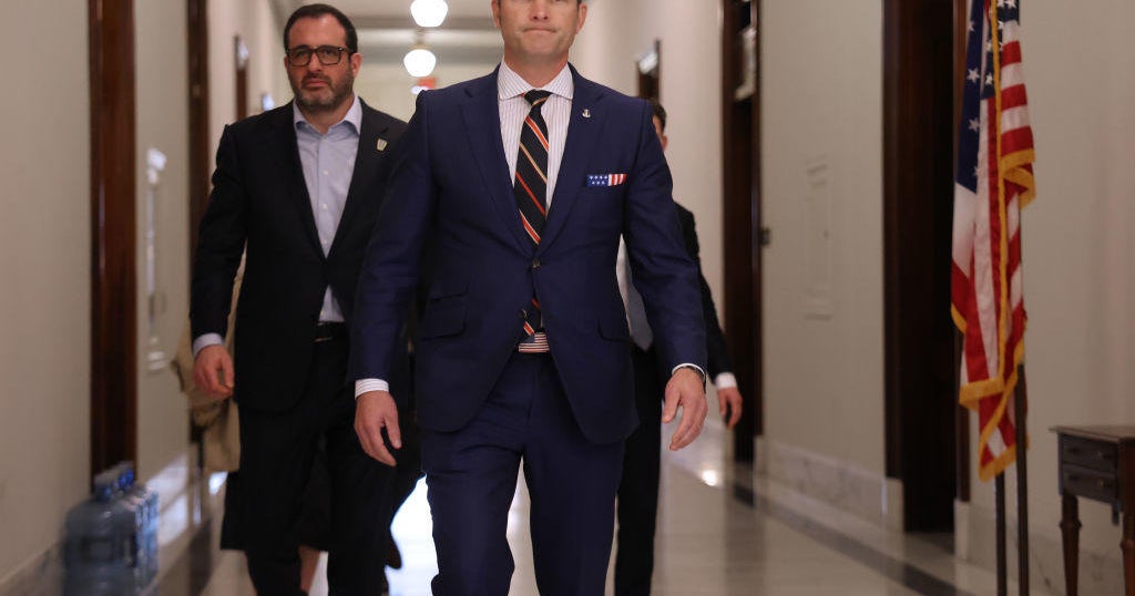 GOP'un içindeki kişiler 2016'da Hegseth'in gaziler grubunun liderliğinden alınmasını talep etti