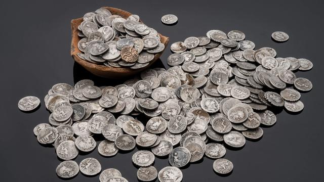 the-worcestershire-conquest-hoard.jpg 