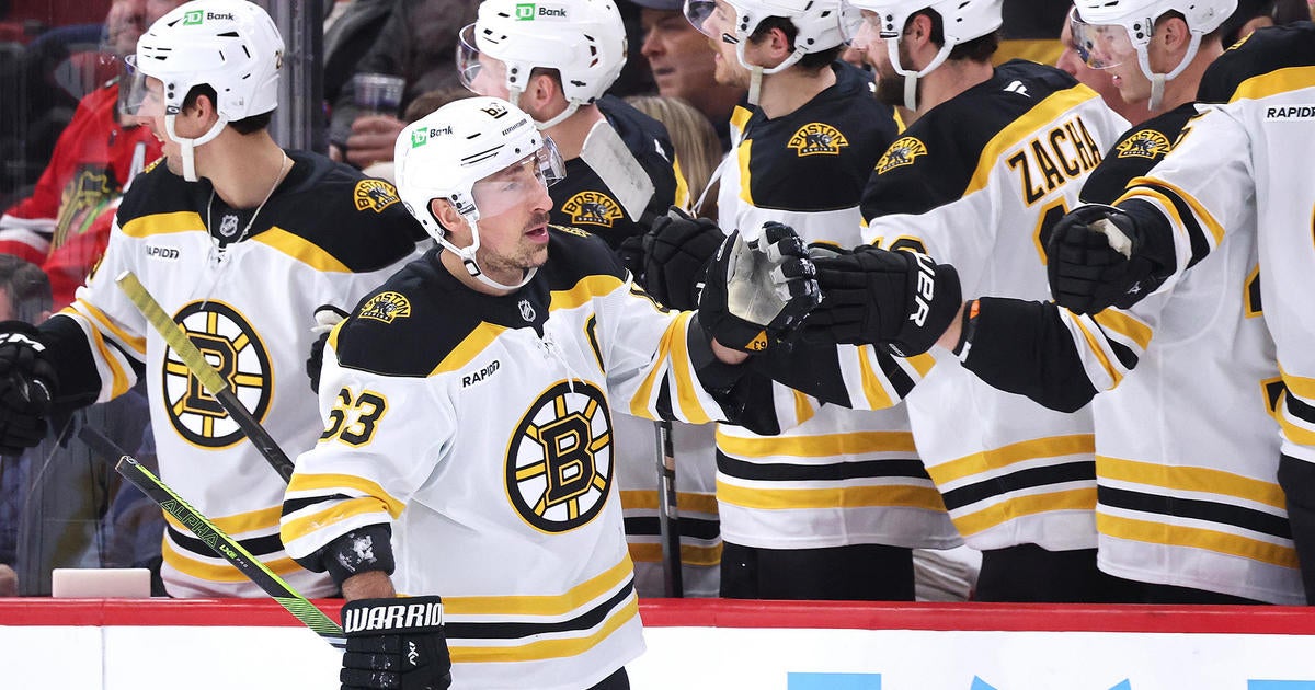 Marchand and Geekie each score twice, Bruins beat Blackhawks 4-2