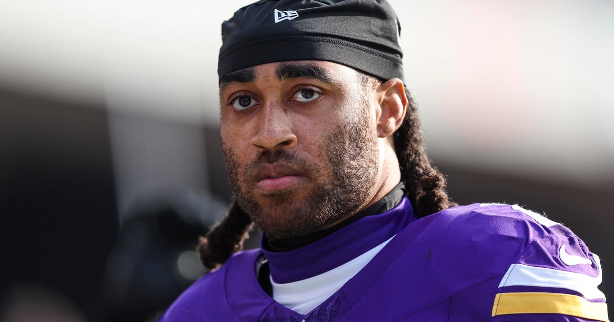 Vikings Win 42-21 Against Falcons Without Gilmore
