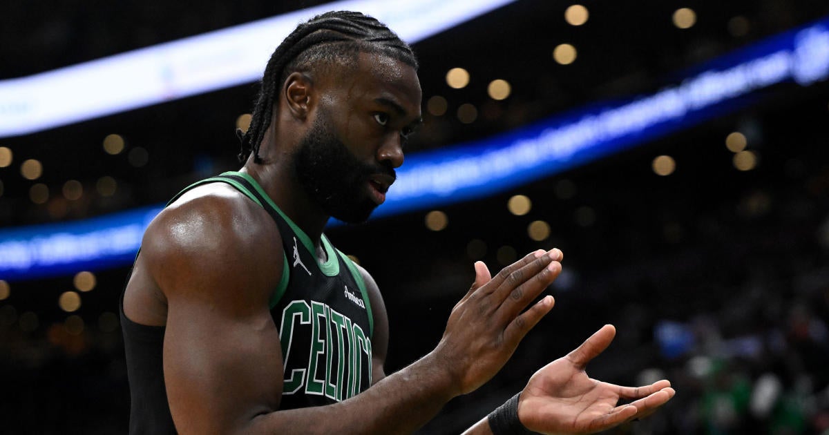 Celtics' Jaylen Brown fined $25,000 for "inappropriate" throat slash gesture after dunk vs. Pistons