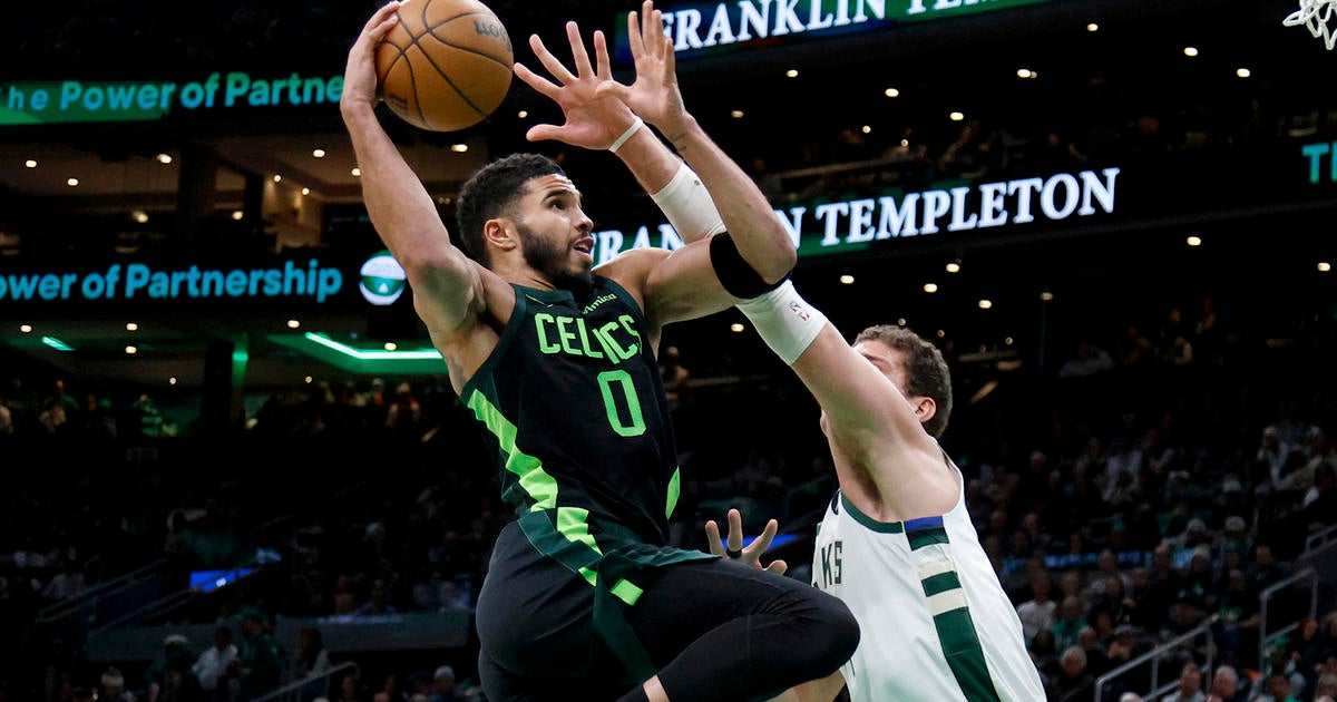 Jayson Tatum scores 34, Celtics beat Bucks 111-105 to spoil Khris Middleton's season debut