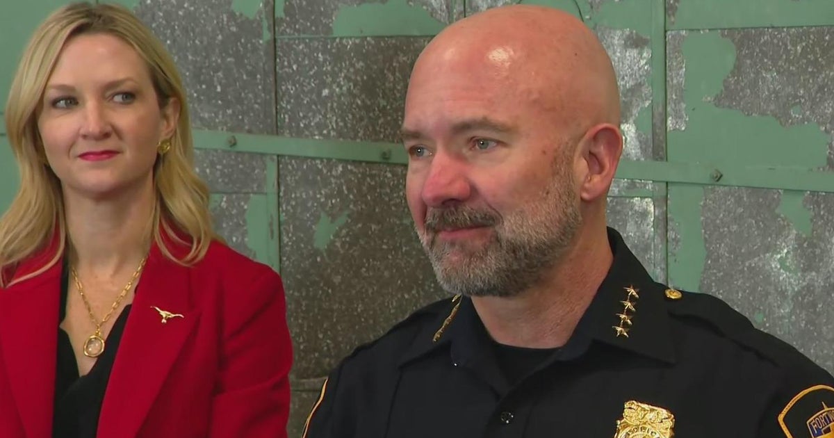 Fort Worth police chief retiring - CBS Texas