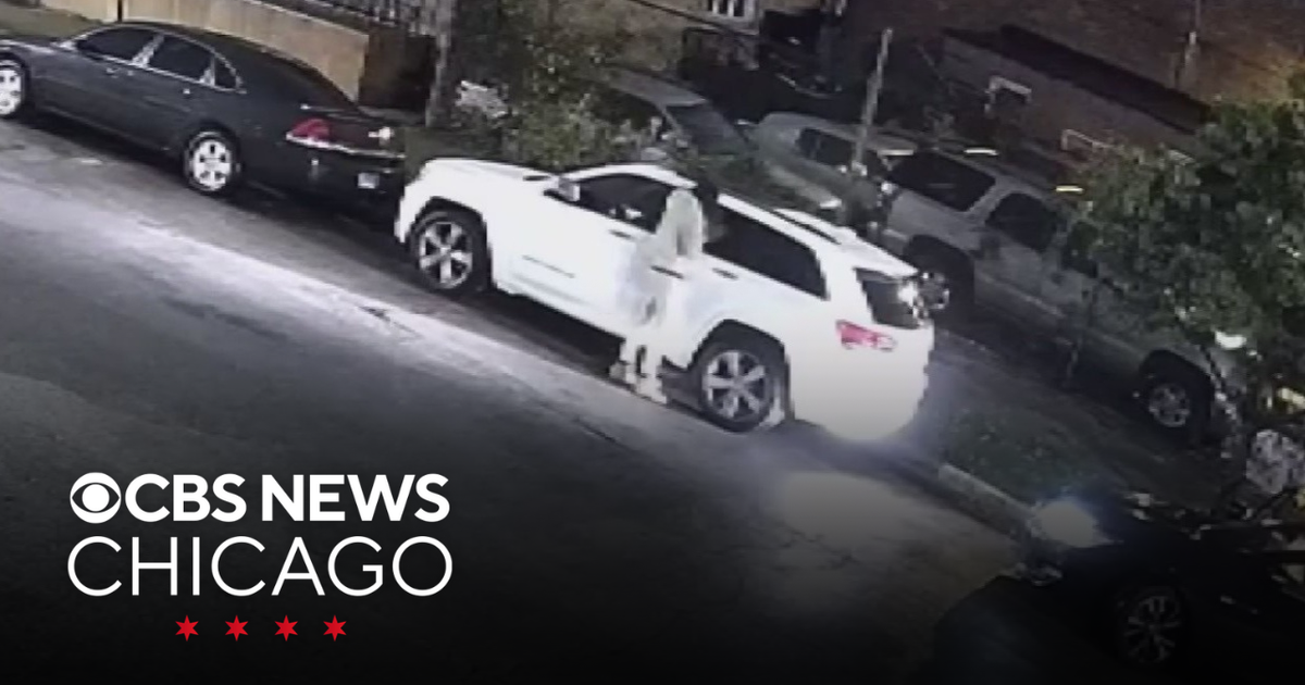 Video captures 2 of 17 car thefts on South Side - CBS Chicago