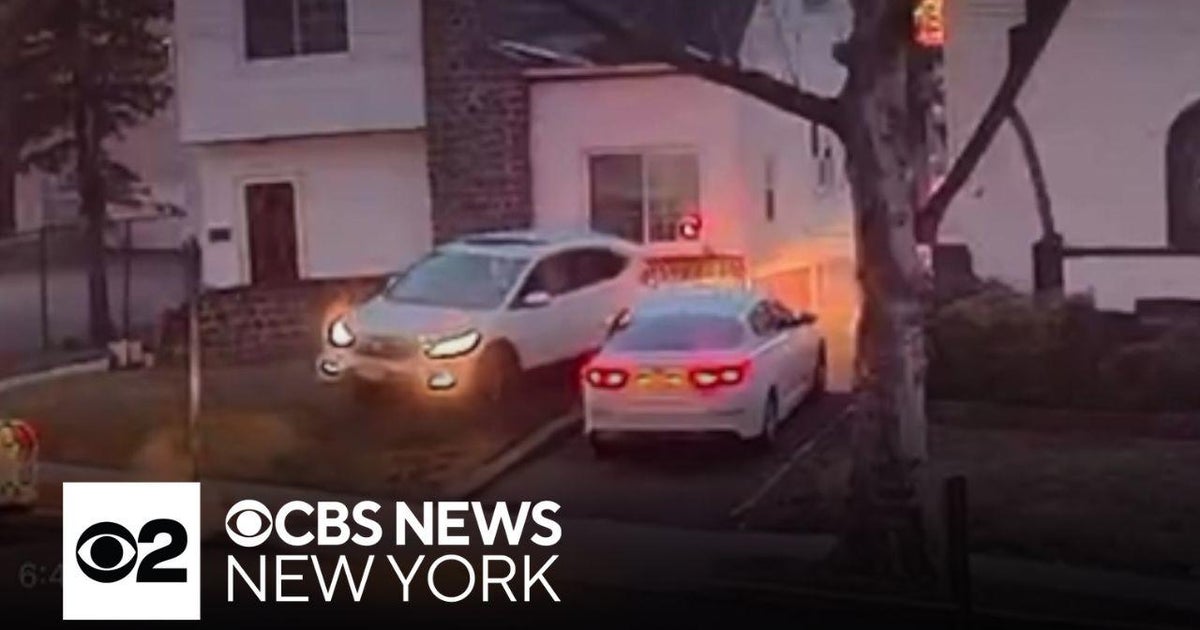 Video shows car thieves steal vehicle idling outside N.J. home - CBS ...
