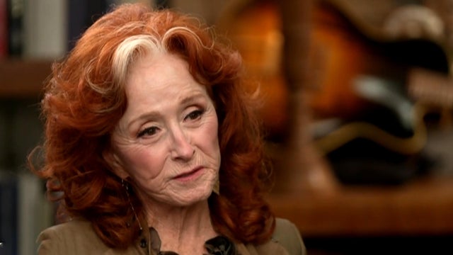 1213-cmo-bonnieraitt.jpg