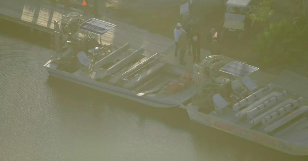 At least 16 people hospitalized after airboats crash in Florida(01)