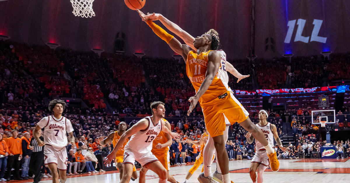 Illini fall to No. 1 Tennessee 66-64 on Jordan Gainey’s buzzer-beating layup