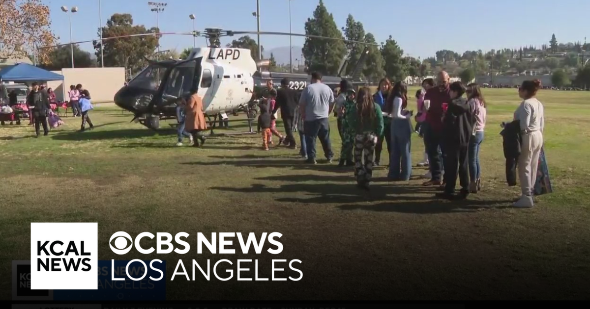 LAPD, Kaiser Permanente team up for Holiday in the Park event - CBS Los ...