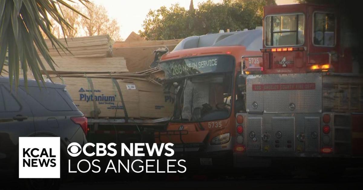 8 people injured after Metro bus crashes in parked big rig in El Monte - CBS Los Angeles