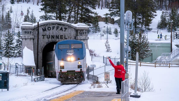 winter-park-express-moffat-tunnel.jpg 