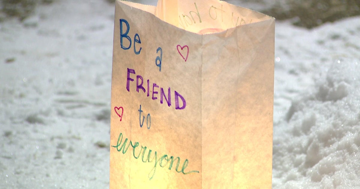 Hundreds walk for mental health awareness at “Be the Light” in St. Louis Park Hundreds walk for mental health awareness at “Be the Light” in St. Louis Park