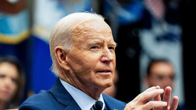 1223-cmo-biden.jpg 