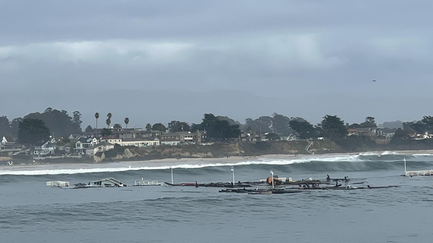 Santa Cruz Wharf collapses